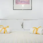 Guesthost - Roomy With Terrace & Parking