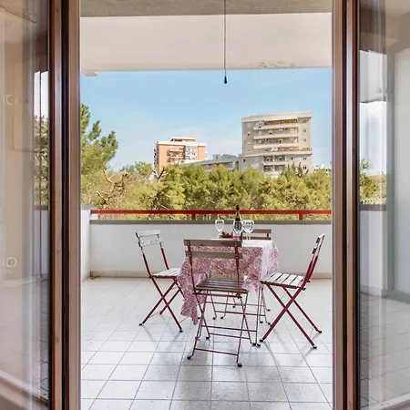 Apartment Roomy With Terrace & Parking *