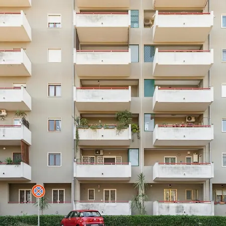 Apartment Roomy With Terrace & Parking *