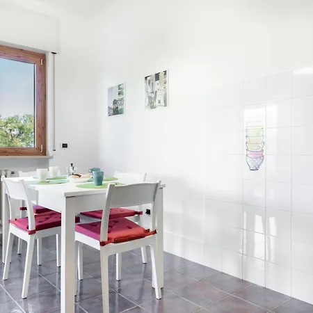 Roomy With Terrace & Parking Apartment *