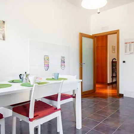Διαμέρισμα Guesthost - Roomy With Terrace & Parking Μπάρι