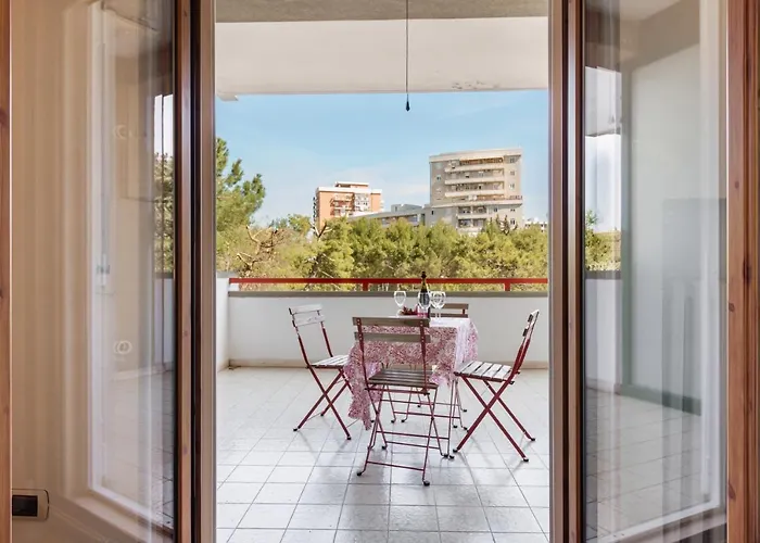 公寓 Guesthost - Roomy With Terrace & Parking *