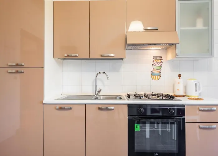 Guesthost - Roomy With Terrace & Parking * 巴里