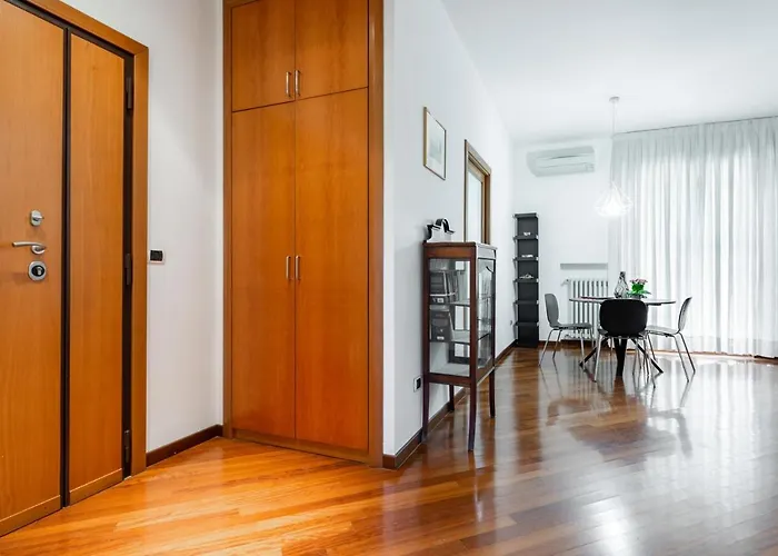 公寓 Guesthost - Roomy With Terrace & Parking